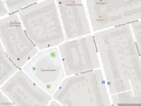 Ambulance met grote spoed naar de Eduard Douwes Dekkerstraat in Dordrecht