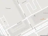 Ambulance met grote spoed naar de Kikkenstein in Amsterdam