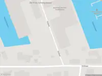 Politie met grote spoed naar de Strânwei in Makkum vanwege personen te water