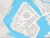 Brandweer met gepaste spoed naar de Kerkplein in Maassluis vanwege wateroverlast