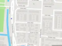 Ambulance met grote spoed naar de Jansen-akker in Barendrecht