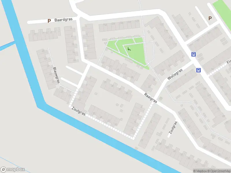 Ambulance met grote spoed naar de Raaigras in Spijkenisse
