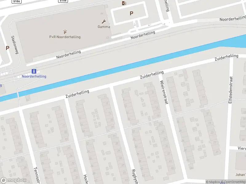 Ambulance met grote spoed naar de Rugbystraat in Rotterdam