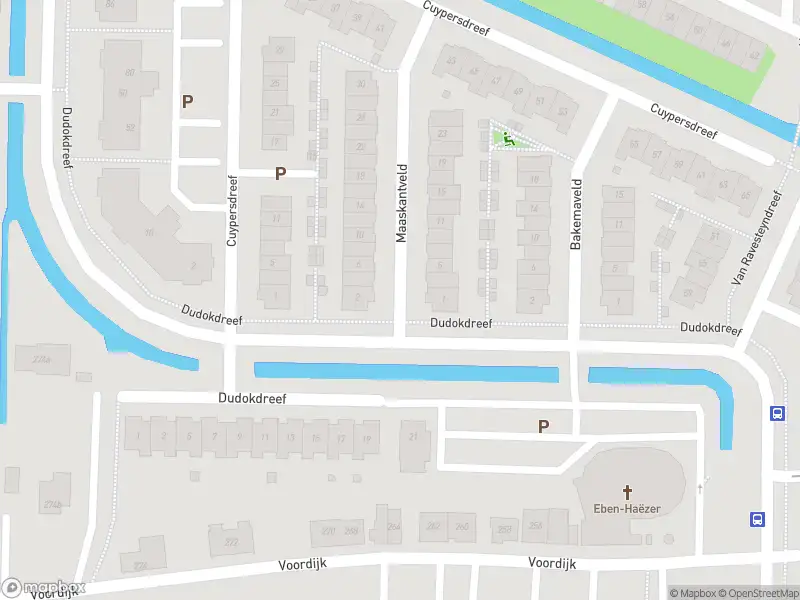 Ambulance met grote spoed naar de Maaskantveld in Barendrecht
