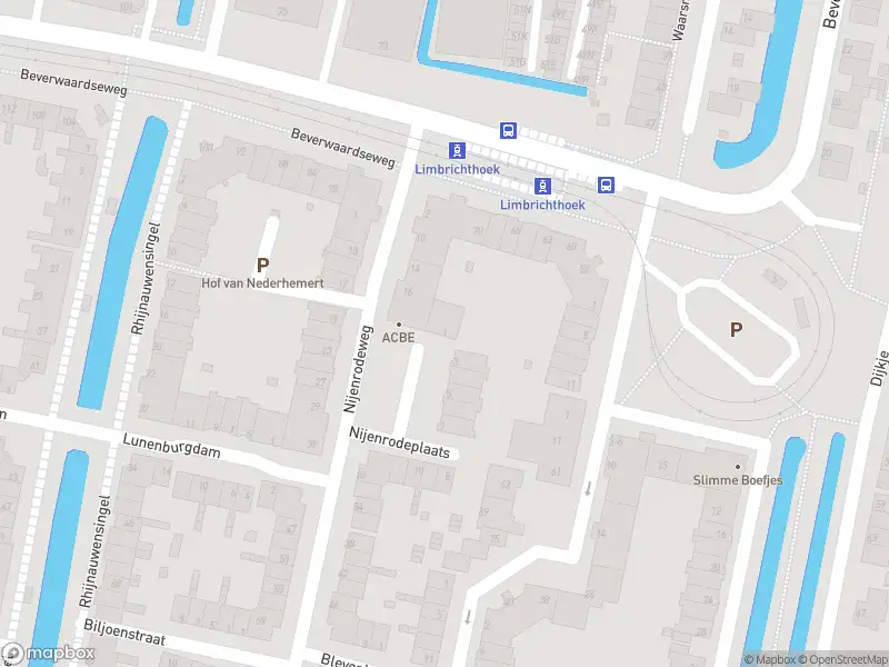 Ambulance met gepaste spoed naar de Nijenrodeplaats in Rotterdam