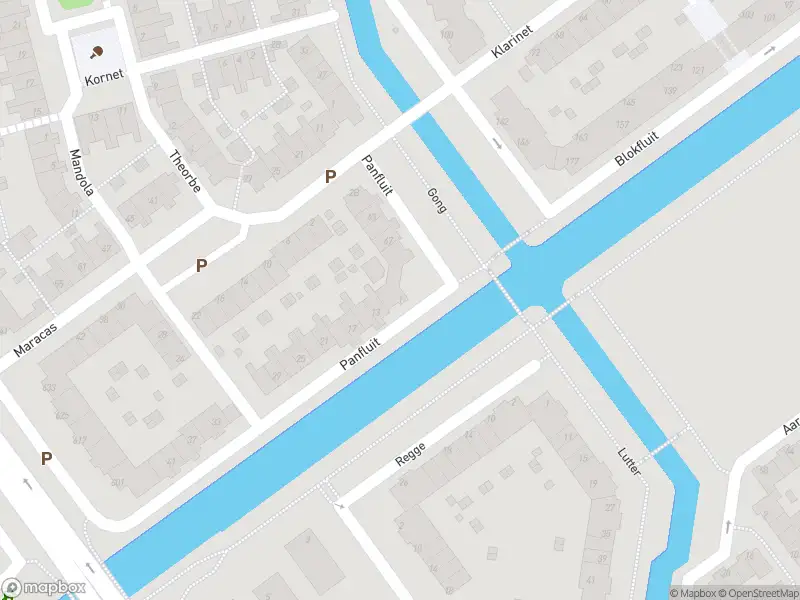 Ambulance met grote spoed naar de Panfluit in Rotterdam