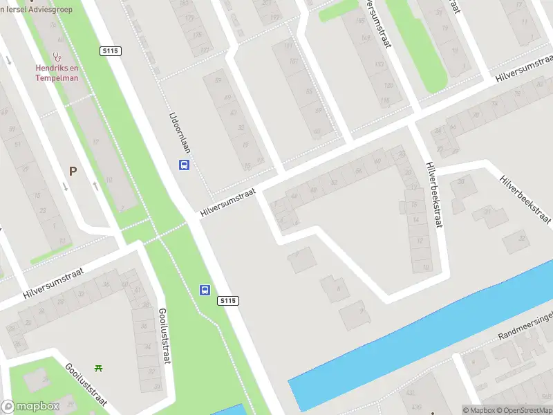 Ambulance met grote spoed naar de Hilverbeekstraat in Amsterdam