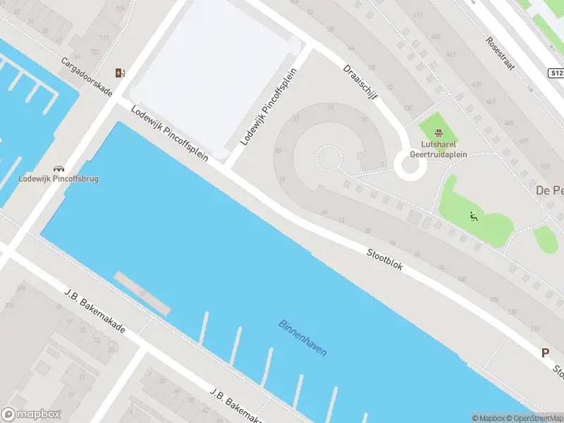 Politie naar de Stieltjesplein in Rotterdam vanwege ongeval met letsel