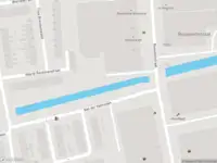 Ambulance met grote spoed naar de Rosenburch in Leiden