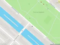 Brandweer met gepaste spoed naar de Pampuslaan in Amsterdam vanwege een liftopsluiting