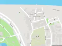 Ambulance met grote spoed naar de Torenstraat in Velsen-Zuid