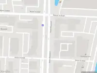 Ambulance met gepaste spoed naar de Rivium Boulevard in Capelle aan den IJssel