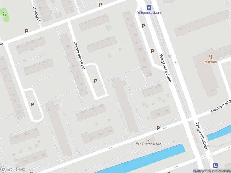 Ambulance met grote spoed naar de Oppenheimstraat in Rotterdam