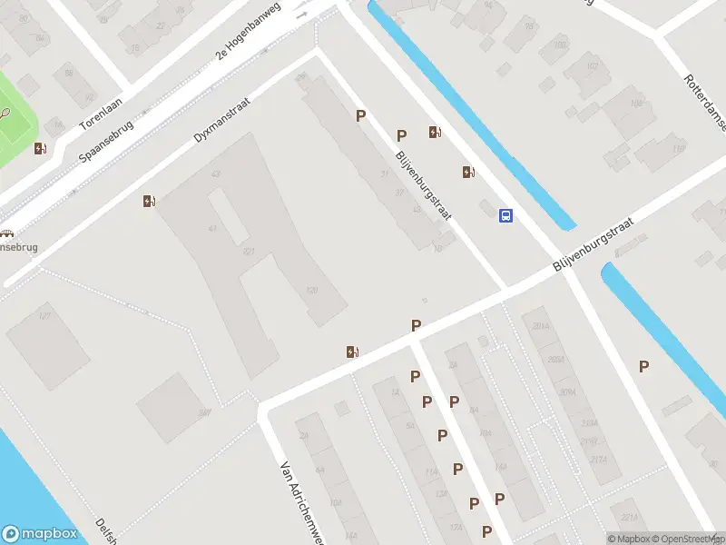 Ambulance met gepaste spoed naar de Blijvenburgstraat in Rotterdam
