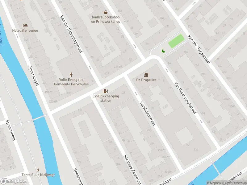 Ambulance met grote spoed naar de Versijdenstraat in Rotterdam
