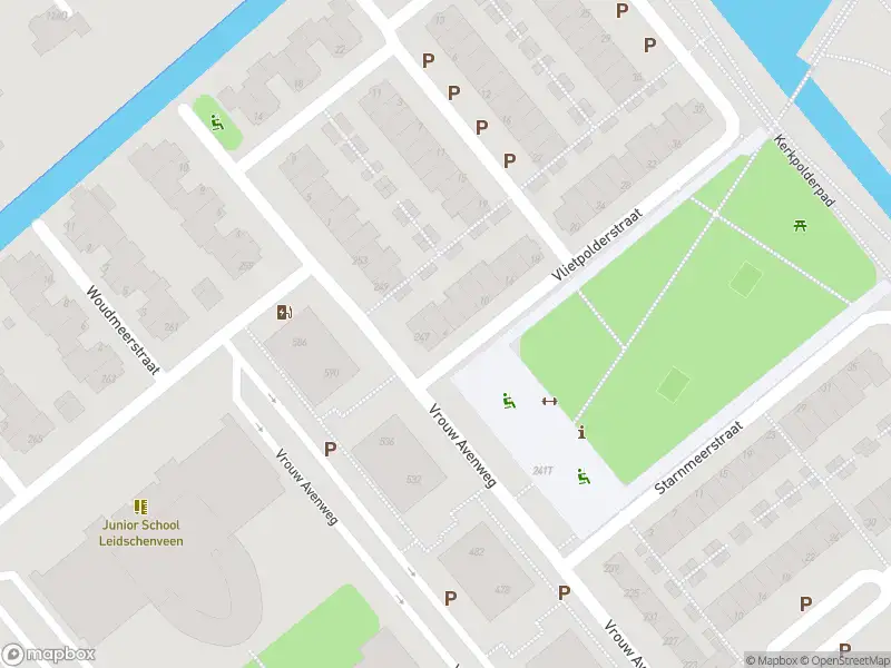 Ambulance met grote spoed naar de Vlietpolderstraat in 's-Gravenhage