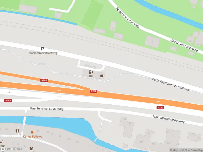 Ambulance en brandweer met gepaste spoed naar de Oude Haarlemmerstraatweg in Halfweg vanwege wateroverlast