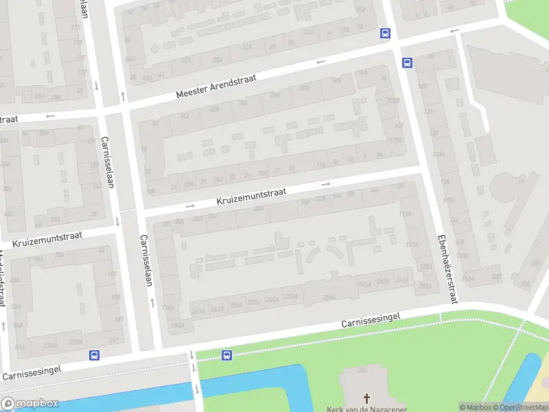 Ambulance met gepaste spoed naar de Kruizemuntstraat in Rotterdam