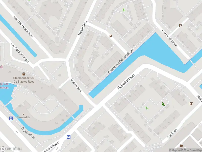 Ambulance met grote spoed naar de Eduard van Beinumsingel in Leiderdorp