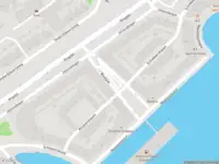 Ambulance met grote spoed naar de Westpier in Zwijndrecht