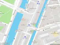 Ambulance met grote spoed naar de Marnixplein in Amsterdam