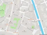 Ambulance met gepaste spoed naar de Lange Begijnestraat in Haarlem