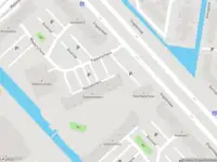 Ambulance met grote spoed naar de Peppelschans in Leiderdorp