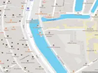 Traumahelikopter naar de Oude Turfmarkt in Amsterdam