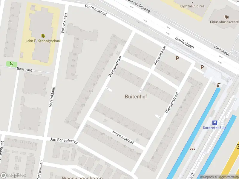 Ambulance met gepaste spoed naar de Piersonstraat in Dordrecht