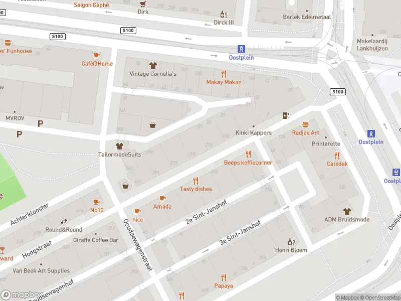 Ambulance met grote spoed naar de Hoogstraat in Rotterdam