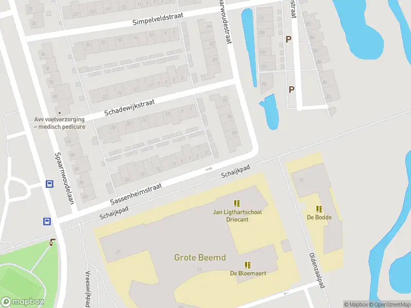 Brandweer met gepaste spoed naar de Sassenheimstraat in Tilburg vanwege een buitenbrand