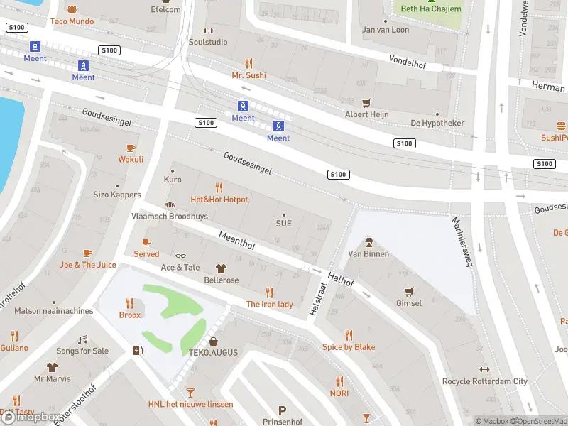 Ambulance met grote spoed naar de Goudsesingel in Rotterdam