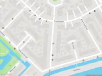 Ambulance met grote spoed naar de Meerburgstraat in 's-Gravenhage