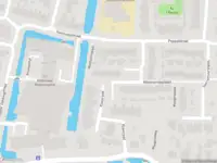 Ambulance met grote spoed naar de Akkerwindeplaats in Bleskensgraaf