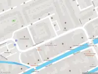 Ambulance met gepaste spoed naar de Nieuwe Schoolstraat in Maassluis