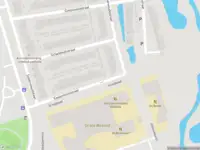 Brandweer met gepaste spoed naar de Sassenheimstraat in Tilburg vanwege een buitenbrand