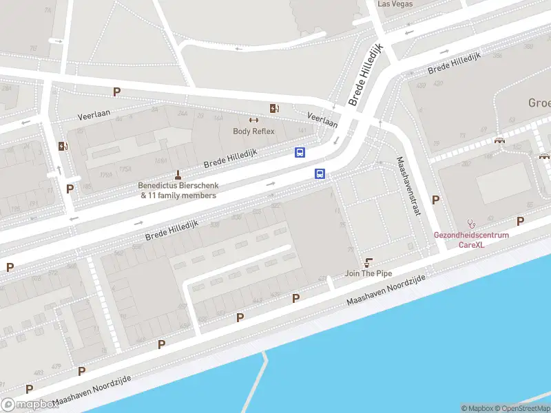 Ambulance met grote spoed naar de Brede Hilledijk in Rotterdam