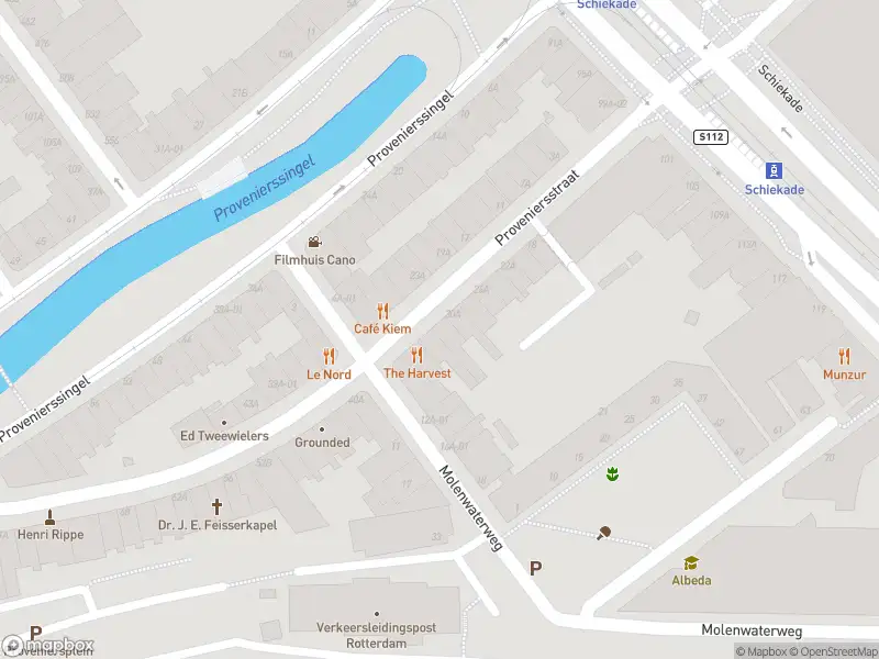 Ambulance met gepaste spoed naar de Proveniersstraat in Rotterdam