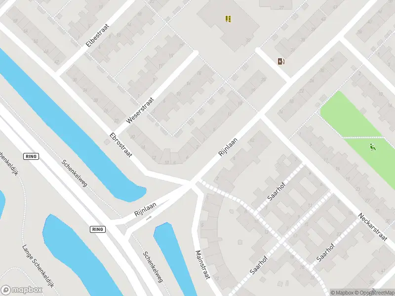 Ambulance met gepaste spoed naar de Ebrostraat in Spijkenisse
