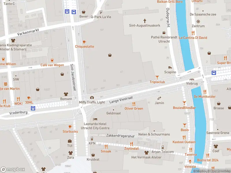 Politie naar de Lange Viestraat in Utrecht vanwege steekincident