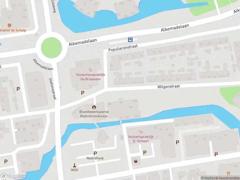 Ambulance met grote spoed naar de Wilgenstraat in Roelofarendsveen