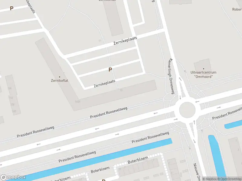 Ambulance met grote spoed naar de Zernikeplaats in Rotterdam