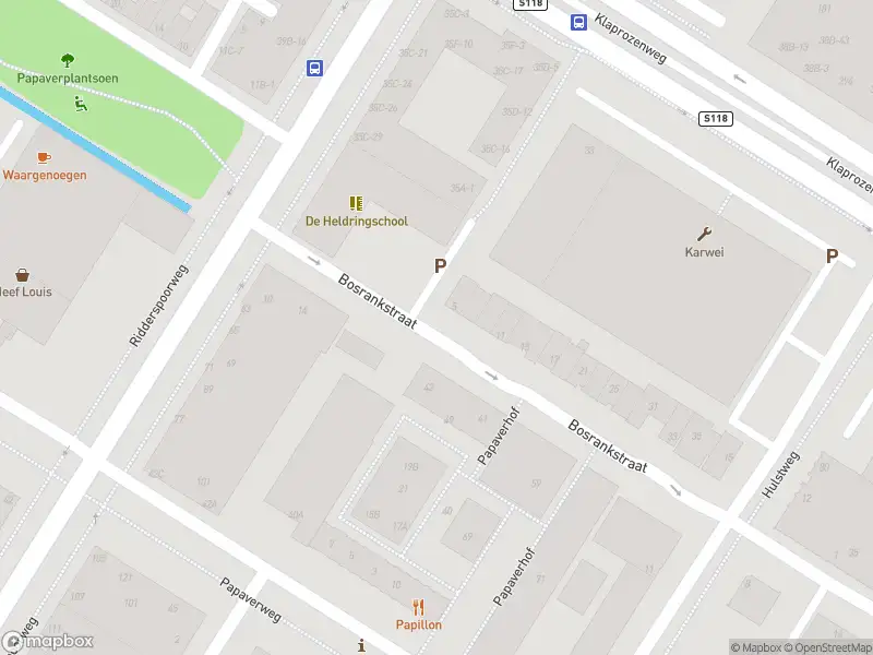 Ambulance met gepaste spoed naar de Korte Papaverweg in Amsterdam