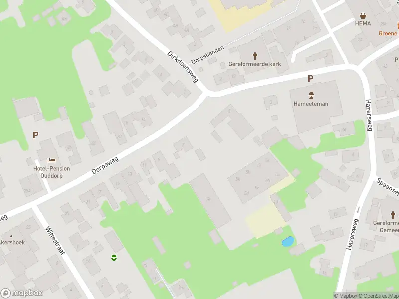 Ambulance met grote spoed naar de Dorpsweg in Ouddorp