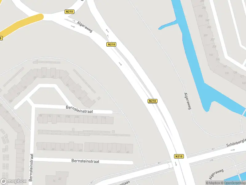 Brandweer met gepaste spoed naar de P C Boutenssingel in Capelle aan den IJssel