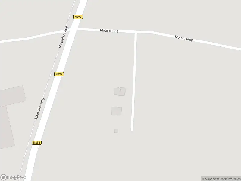 Brandweer met gepaste spoed naar de Molensteeg in Weert vanwege een buitenbrand
