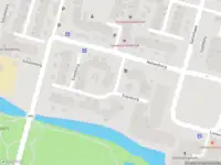 Ambulance met grote spoed naar de Essenburg in Dordrecht