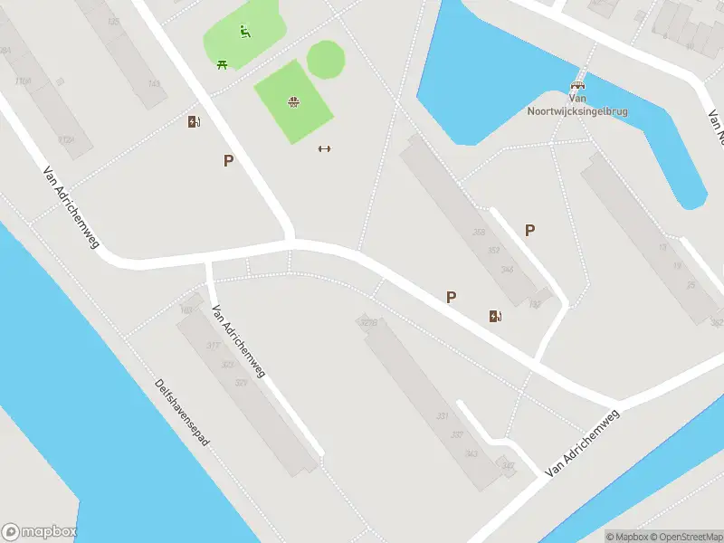 Ambulance met grote spoed naar de Van Adrichemweg in Rotterdam