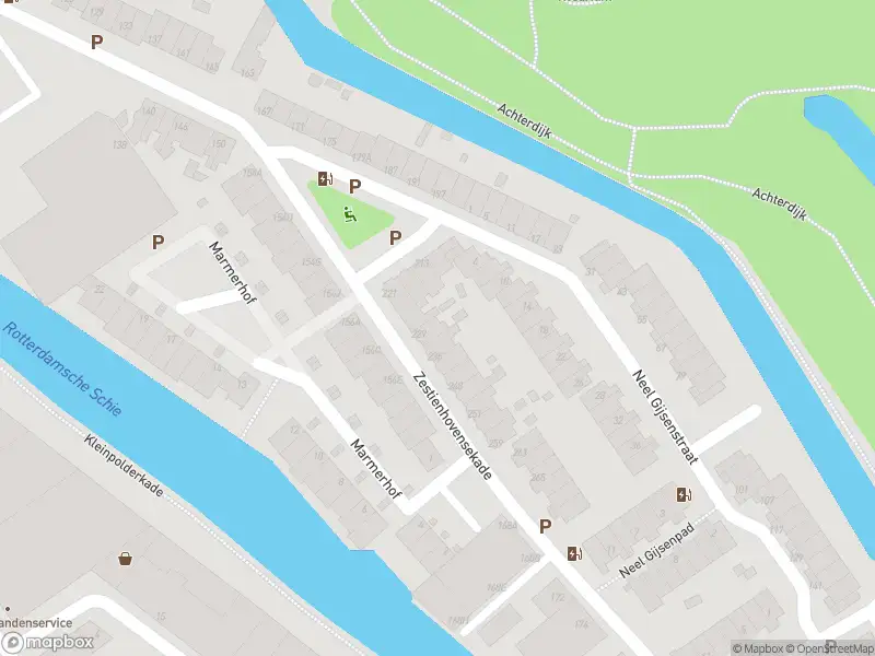 Ambulance met gepaste spoed naar de Zestienhovensekade in Rotterdam