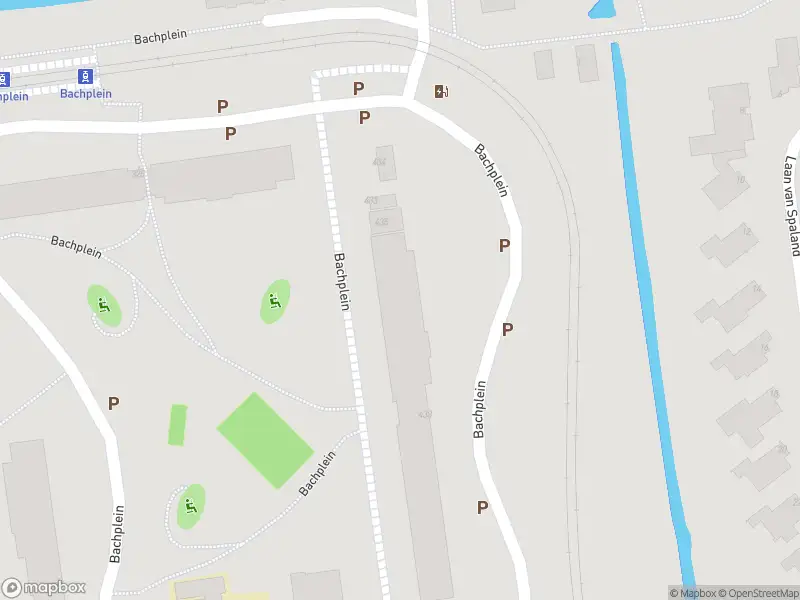 Ambulance met gepaste spoed naar de Bachplein in Schiedam